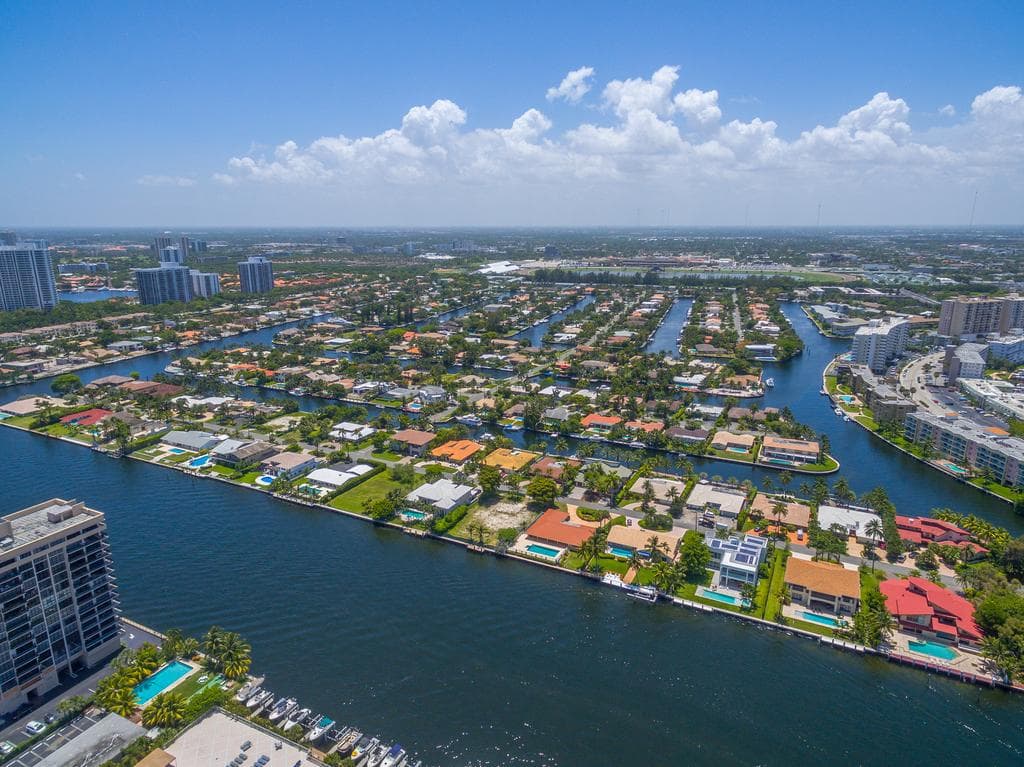 Aerial view of waterfront homes in South Florida